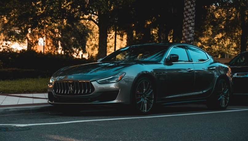 HIRE MASERATI LIMO