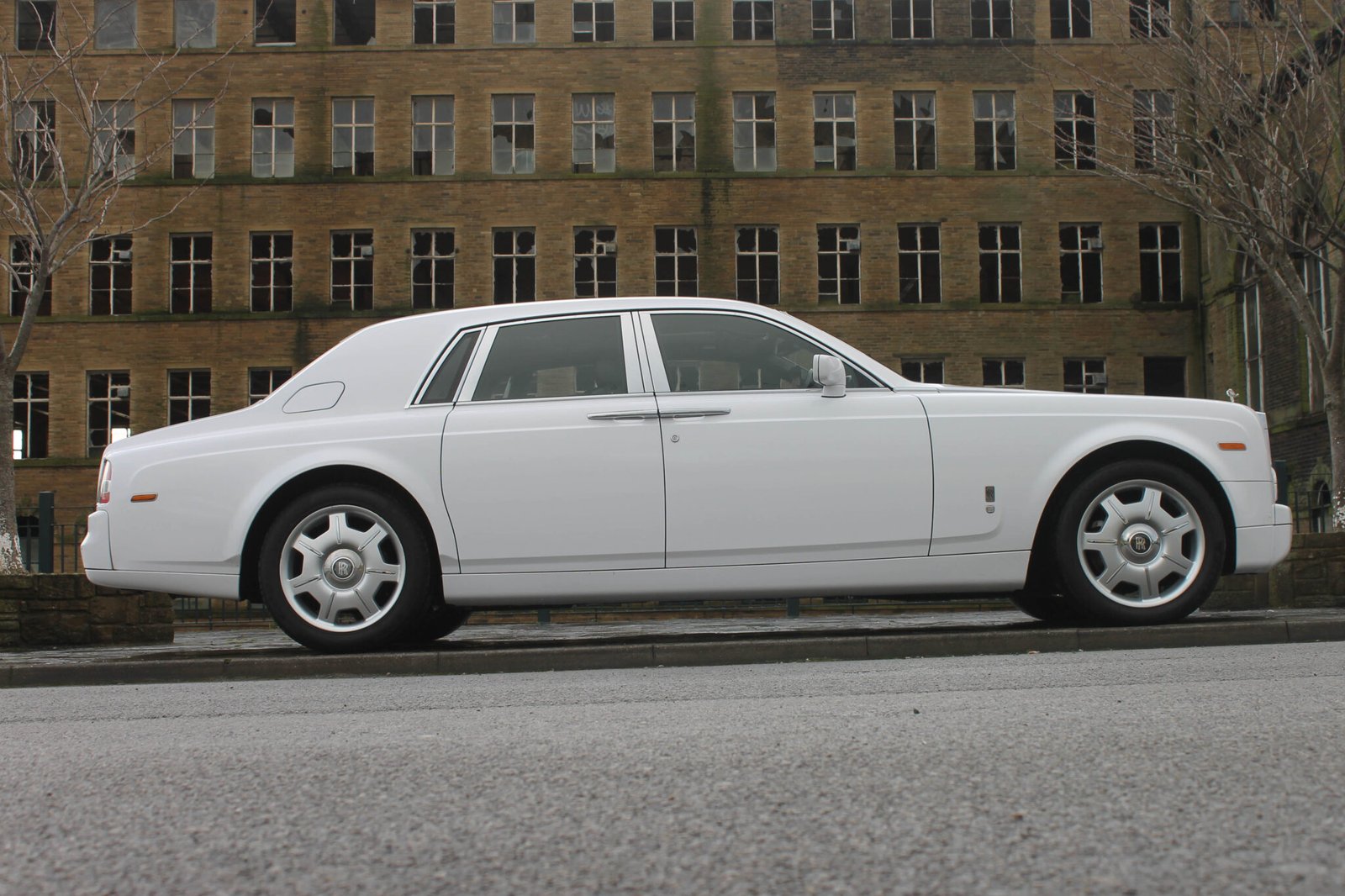 ROLLS ROYCE PHANTOM LIMO HIRE