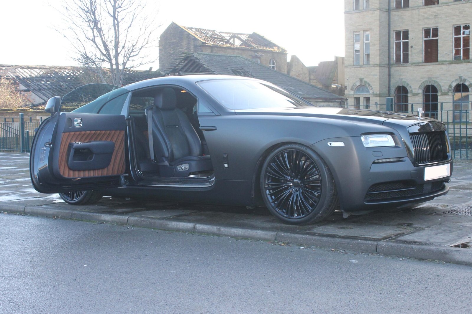 HIRE ROLLS ROYCE WRAITH BLACK EDITION